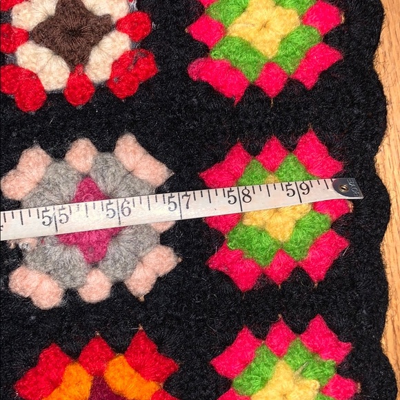 Vintage crochet knit rainbow square blanket - Picture 6 of 6